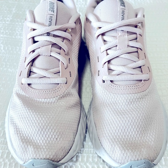 Nike Women's Pink Running Shoes - Picture 6 of 13